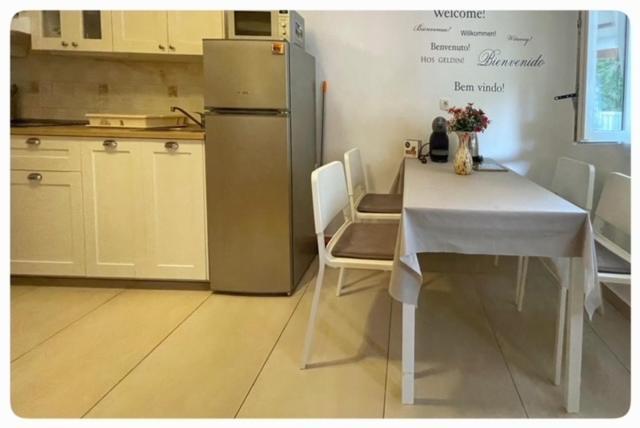 Apartman Sorgo Apartment ซัมบราทิยา ภายนอก รูปภาพ